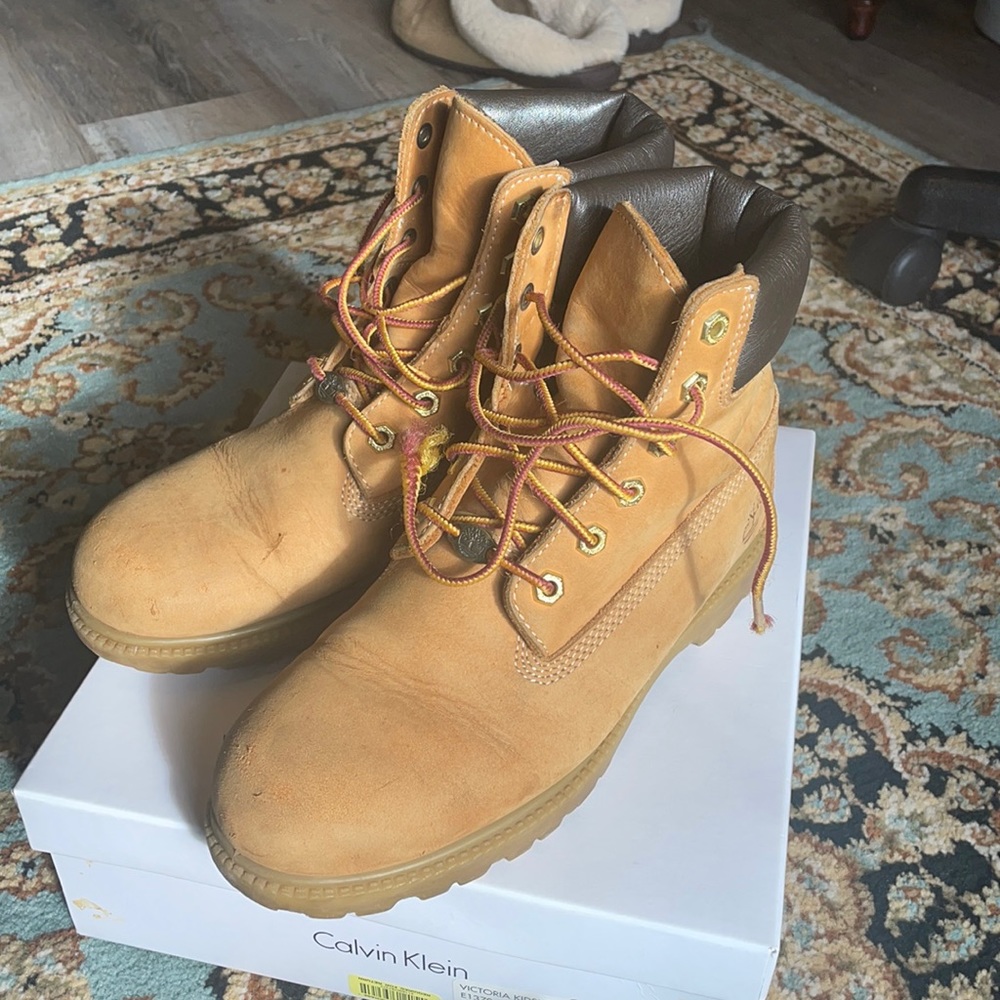 Women’s Timberland Boots - size 8